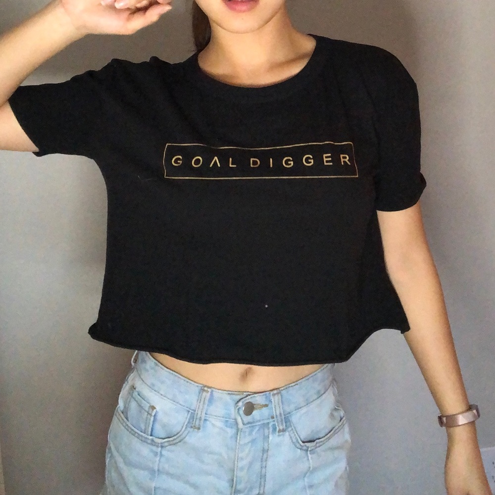 Neoclassics Goal Digger crop tee